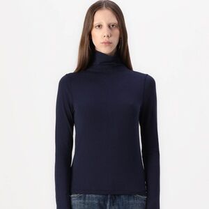 Gap Featherweight Turtle Neck, Large